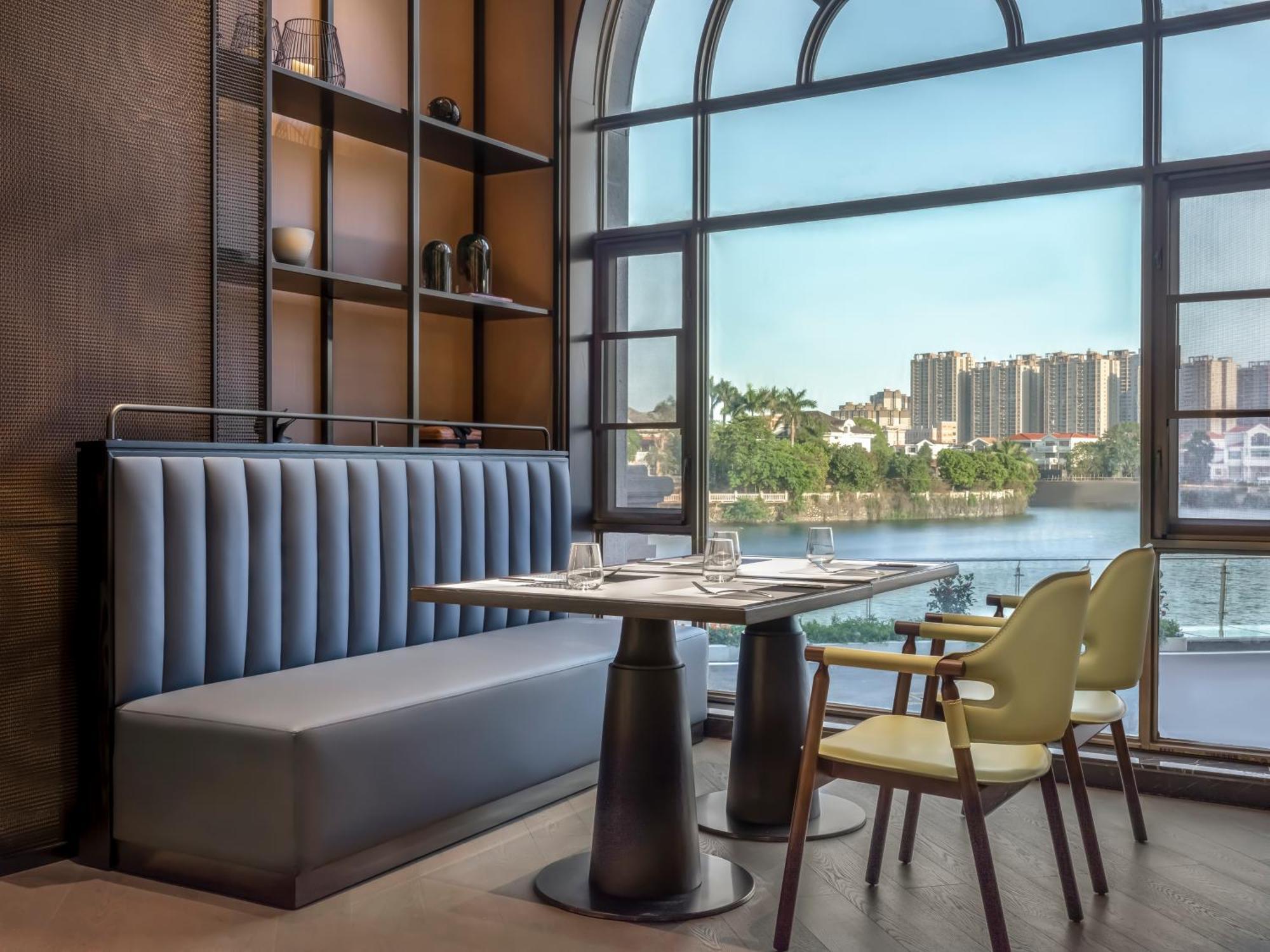 Four Points By Sheraton Yangjiang City Center Exterior foto